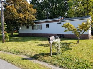 50 N Hartland St, Middleport, NY 14105