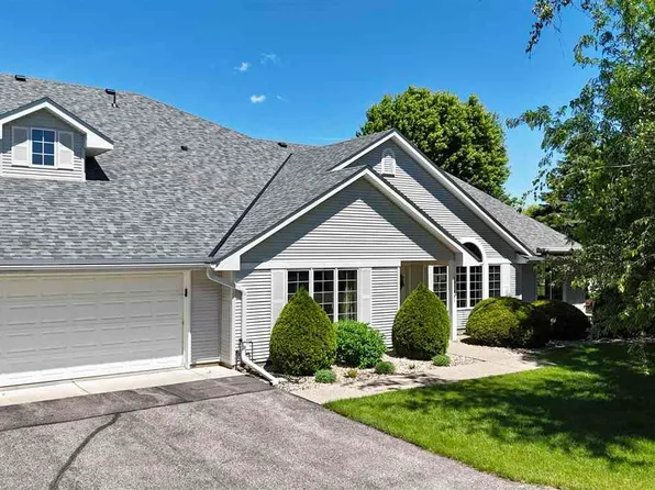 1314 Pine Pointe Curv, Saint Peter, MN 56082