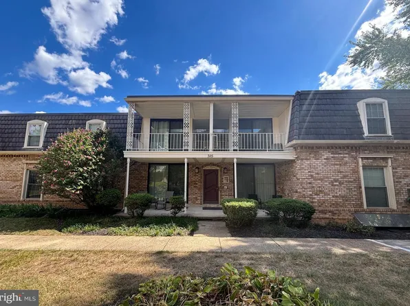 3115 Patrick Henry Dr APT 531, Falls Church, VA 22044