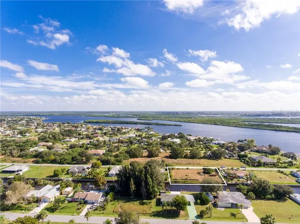 3483 De Soto Dr, Punta Gorda, FL 33983