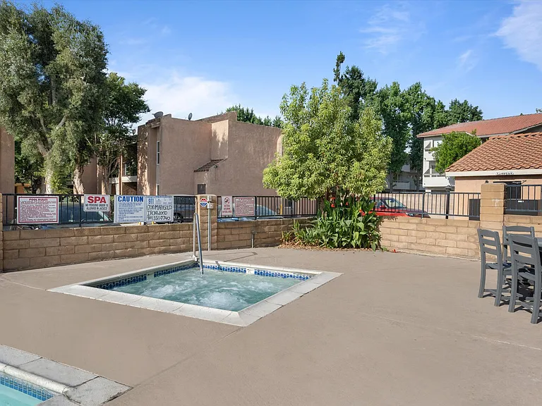 Ironwood Apartments — Photo 10