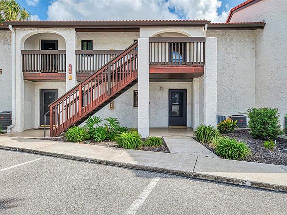 3rd image of 1612 Stickney Point Rd #1