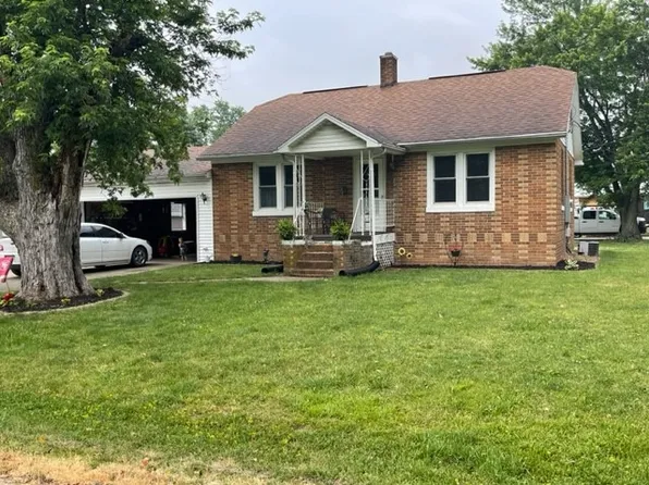 406 N 7th St, Altamont, IL 62411