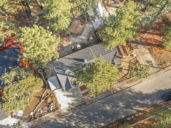 3rd image of 1110 Mitchell Ln