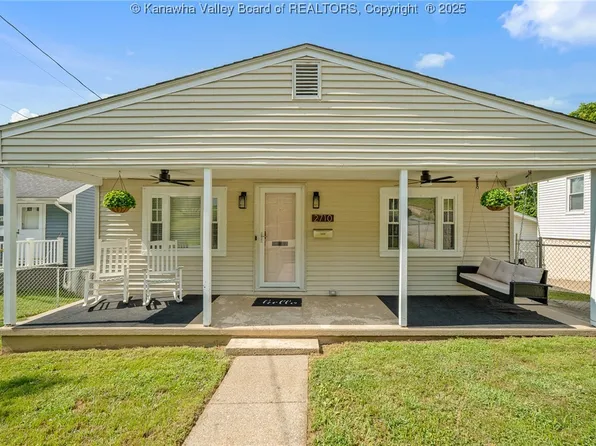 2710 Daniels Ave, South Charleston, WV 25303
