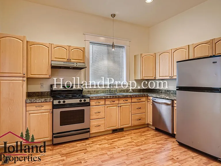 3228 SE Filbert St — Photo 8