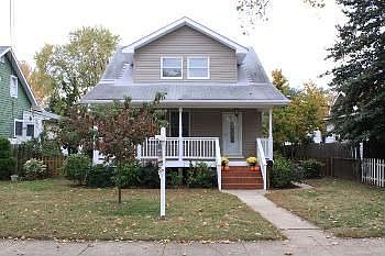 1st image of 103 3rd Ave SE