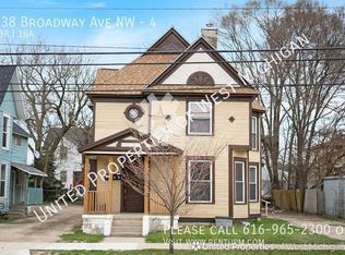 838 Broadway Ave NW #4, Grand Rapids, MI 49504