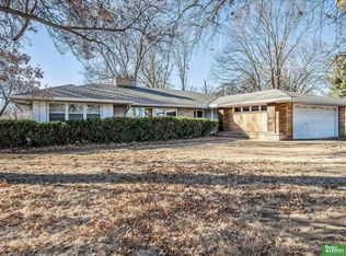 6004 N 52nd St, Omaha, NE 68104