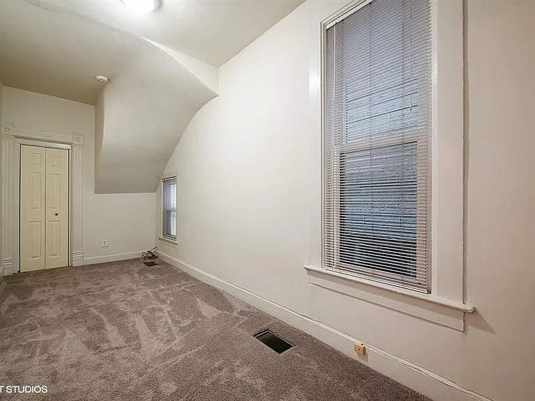 3041 N Southport Ave #1 — Photo 7