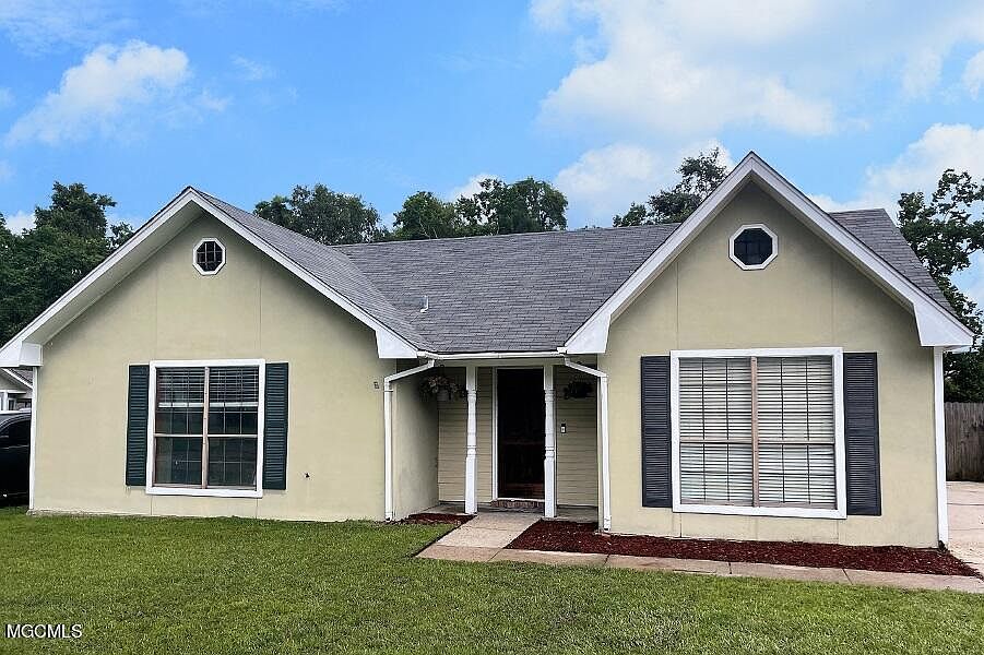 1st image of 15174 Parkwood Dr N
