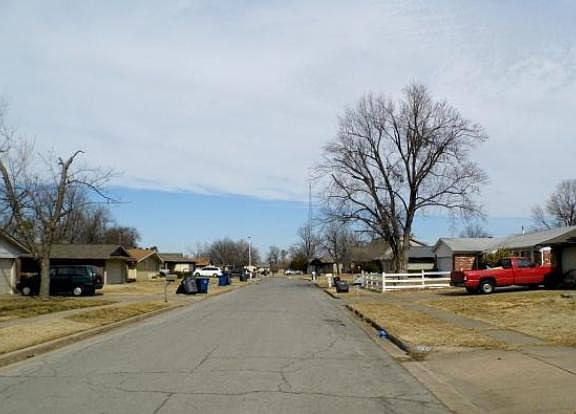 3rd image of 2547 S 110th Ave E