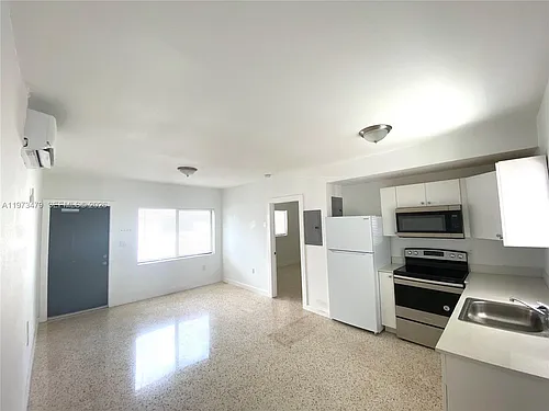165 NE 56th St #1 Photo 1