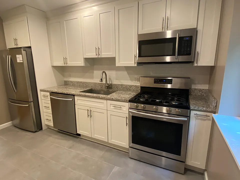 14 Bayberry Dr #1