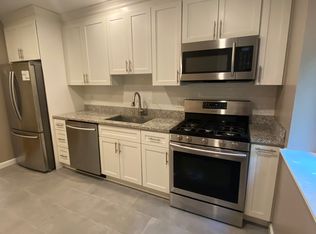 14 Bayberry Dr APT 1, Sharon, MA 02067
