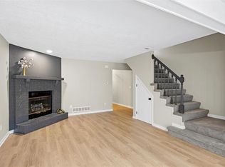 266 SW Pinetree Ln, Lees Summit, MO 64063