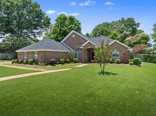 140 Arizona Ave, Wake Village, TX 75501