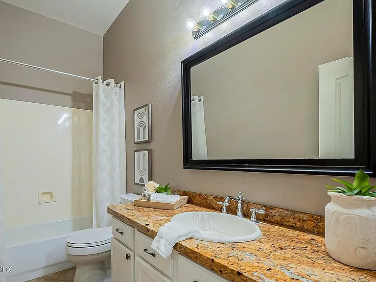 1863 E Flintlock Way — Photo 43