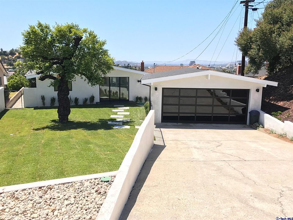 1st image of 2841 Palmer Dr