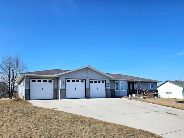 531 Cedar Ave N, Watkins, MN 55389