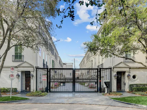 130 Oak Place Dr, Houston, TX 77006