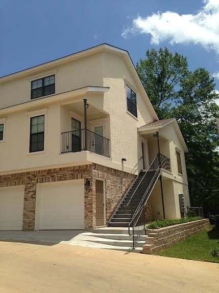 1st image of 3100 Fairfield Ave #2D