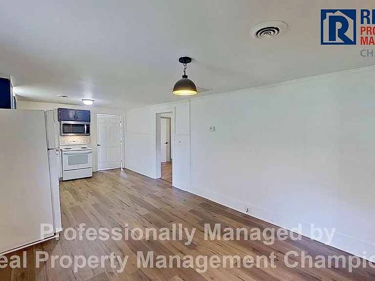 1314 Queen St — Photo 10