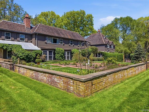 4th image of 285 Piping Rock Road
