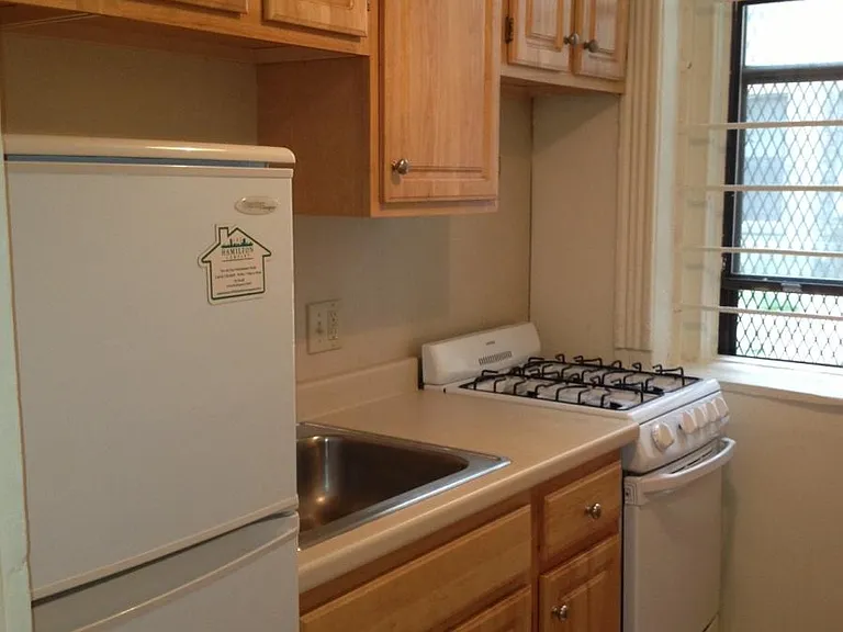 1153 Commonwealth Ave — Photo 2