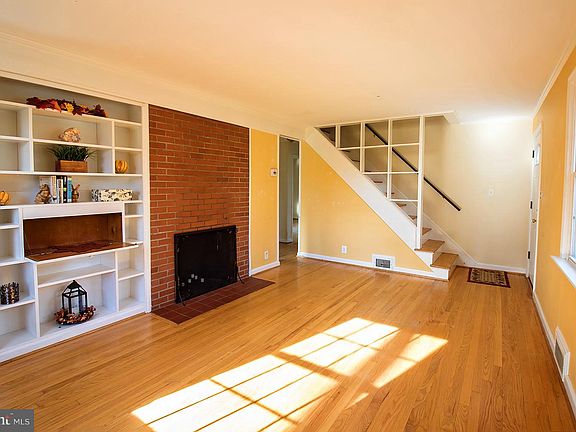 4th image of 22 Custis Cir