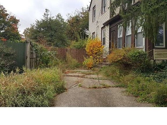 3rd image of 136 Elder Ave