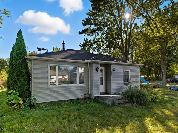 153 Sheriff St, Elyria, OH 44035