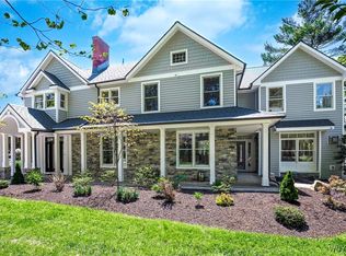 1225 W Arnold Dr, Lake View, NY 14085