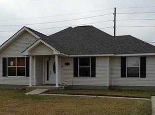 4224 Lac Bienville Dr, Harvey, LA 70058