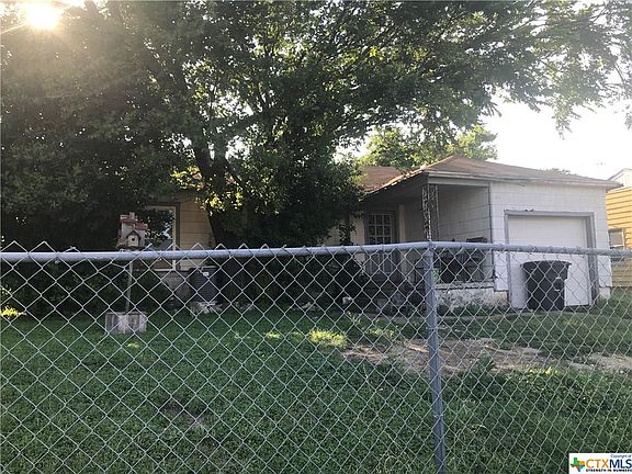 4th image of 901 Conder St