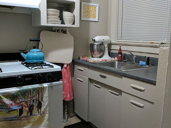 3rd image of 204 E 2nd Ave APT 03