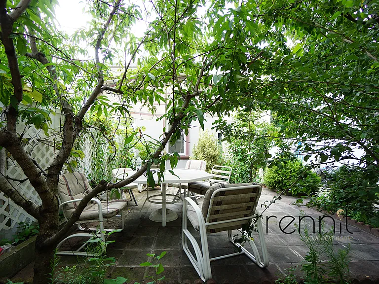 1916 Harman St #2R — Photo 11
