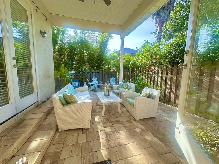 853 Bonaire Cir — Photo 6