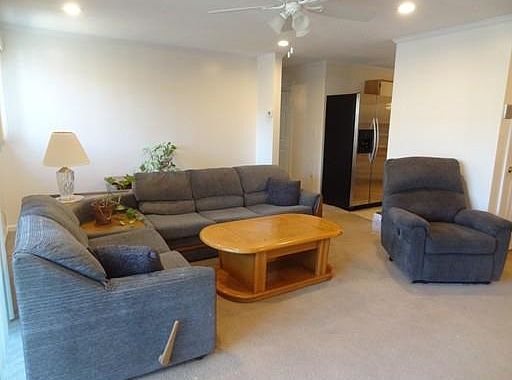 4th image of 14 Bourbon St APT 33