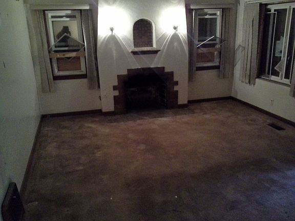 4th image of 1626 N Los Robles Ave