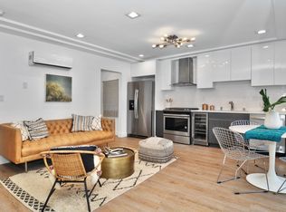 2105 S Palm Grove Ave, Los Angeles, CA 90016