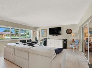 221 Orange Tree Dr, Atlantis, FL 33462