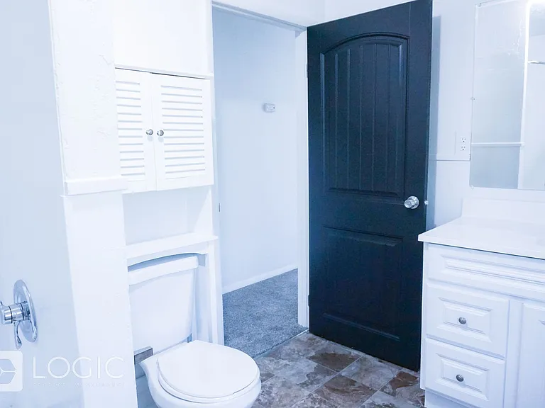 1238 Oak St #1 — Photo 14