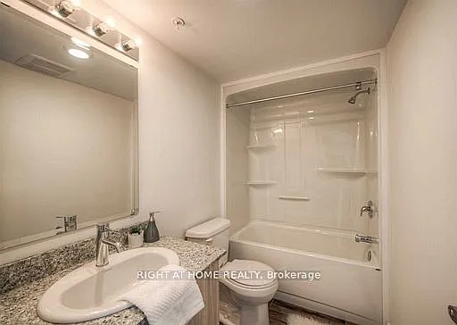 275G Larch St #508 — Photo 8