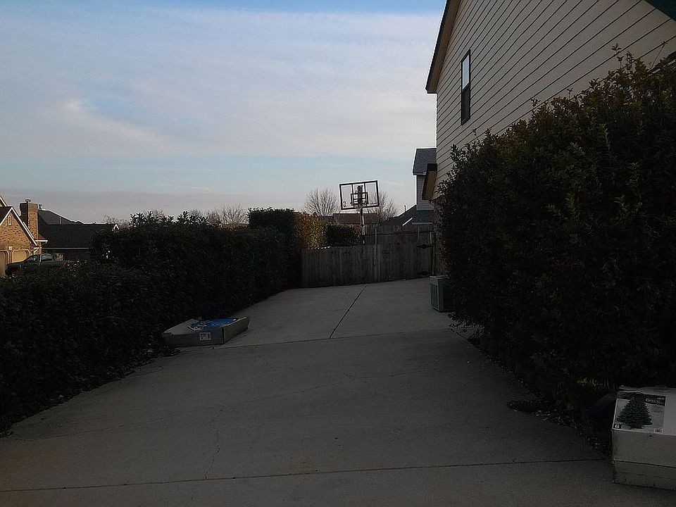 1st image of 1116 NE 11th St