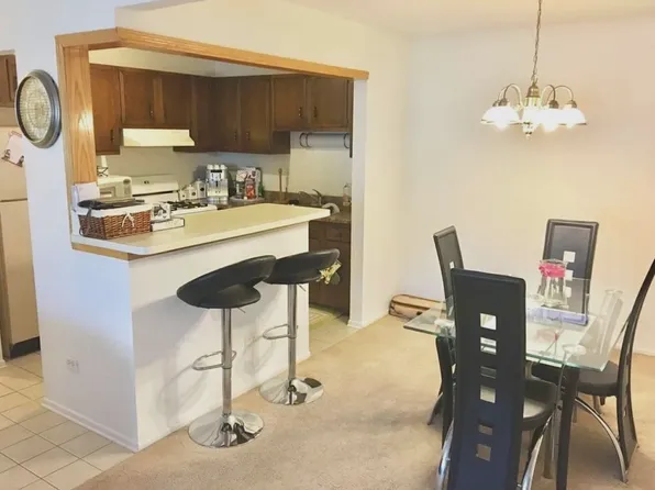 3511 N Central Rd #301, Glenview, IL 60025