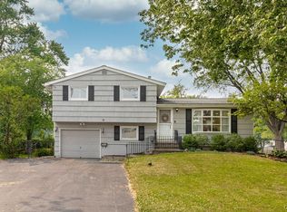 21 Juneberry Ln, Liverpool, NY 13090