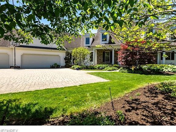2nd image of 520 Woodland Ct