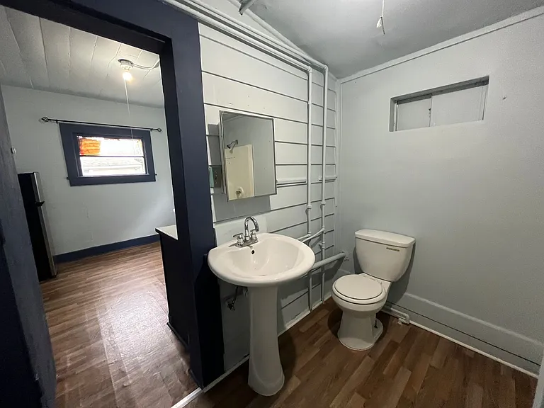 213 Cadwallader St #2 — Photo 14
