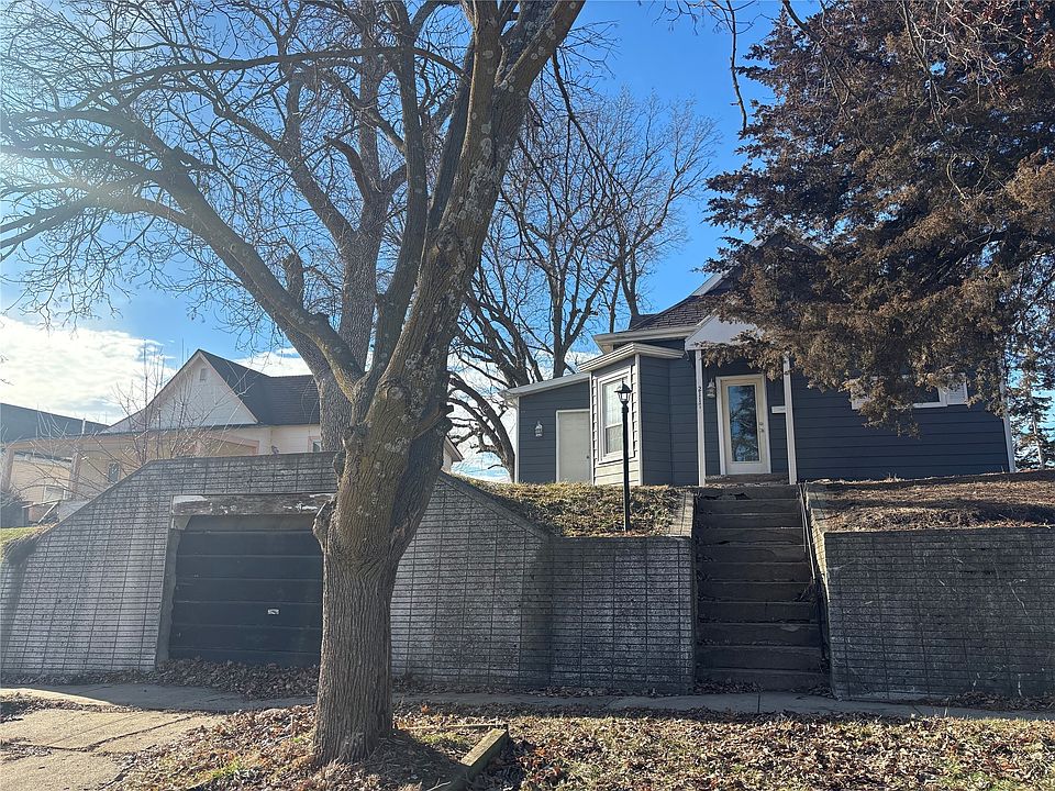 1st image of 2117 5th St